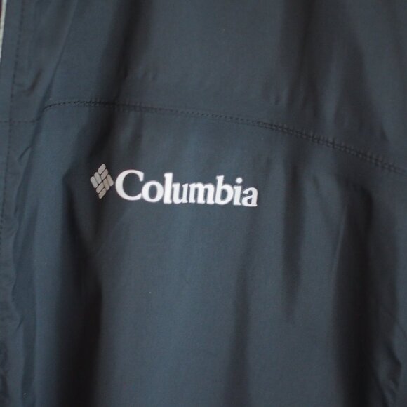 Columbia | Like NEW Men's EvaPOURation Rain Jacket - Picture 6 of 10